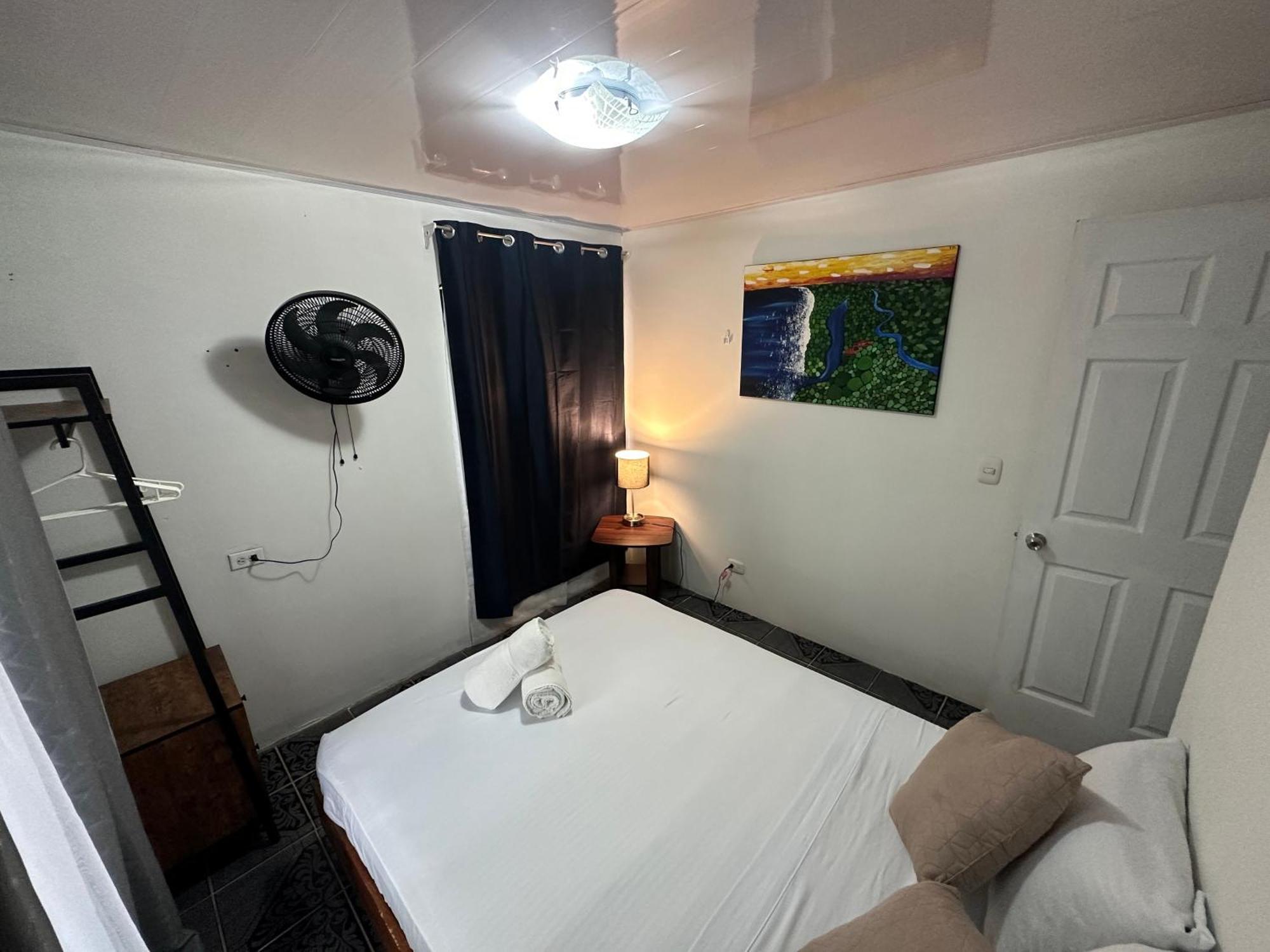 Micheck Beach House Тортугеро Экстерьер фото